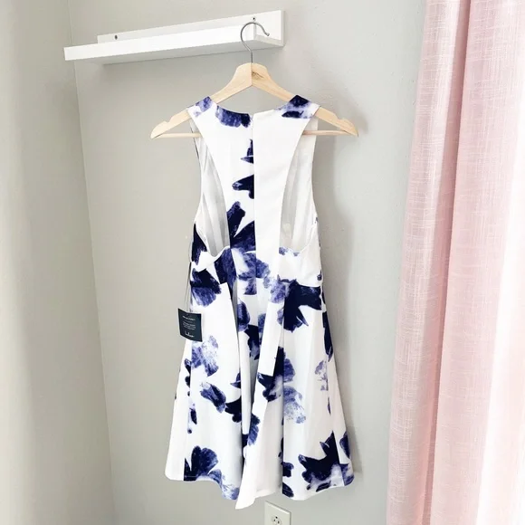 NWT Lulus Seeing Chic Blue and Ivory Print Skater Dress - Picture 4 of 10